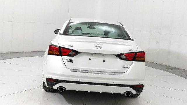 Used 2023 Pearl White Tricoat Nissan 2.5 SV image 4