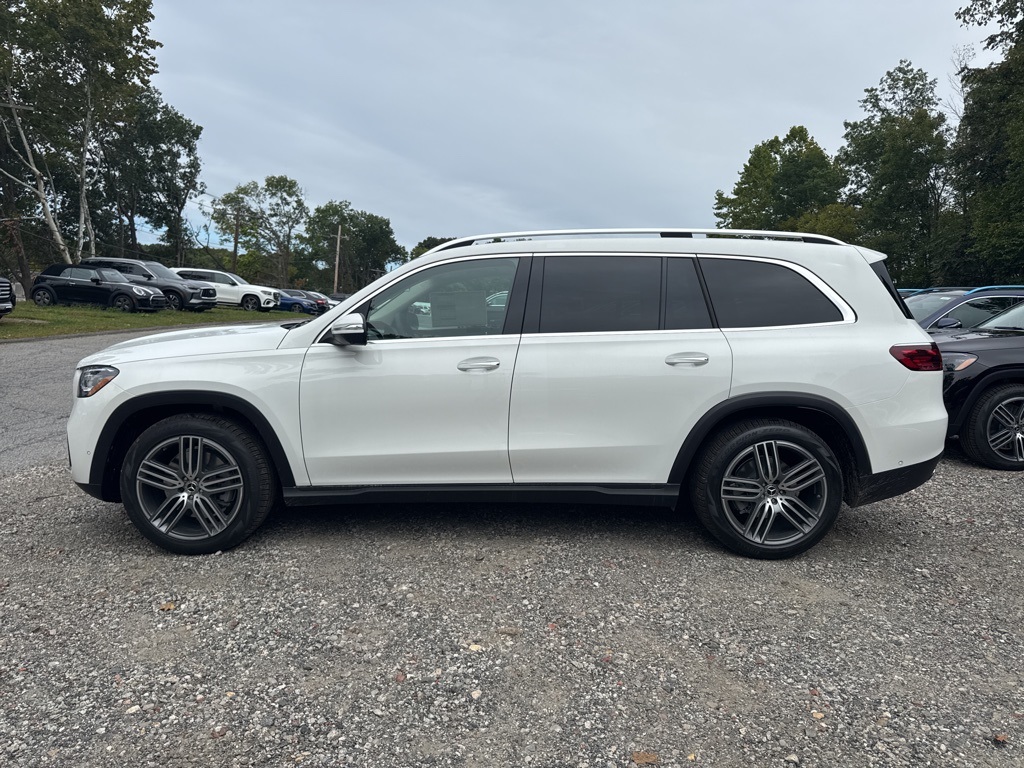 2026 Mercedes Benz GLS 450 4MATIC photo 4