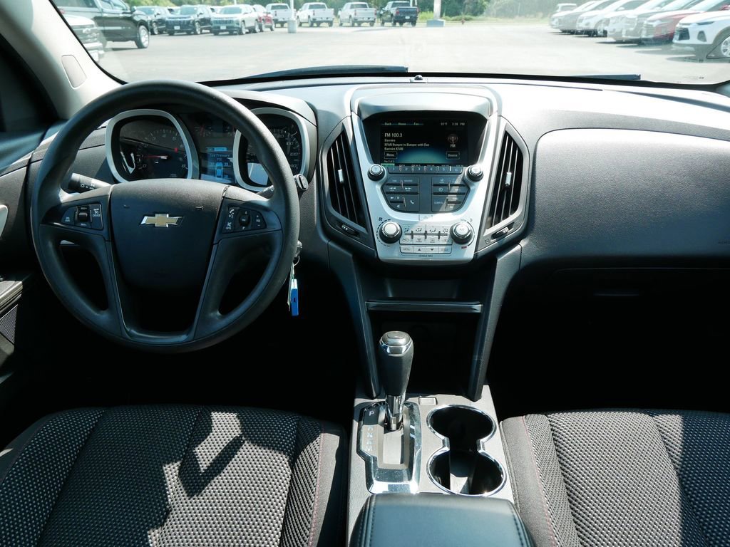 2016 Chevrolet Equinox LS photo 14