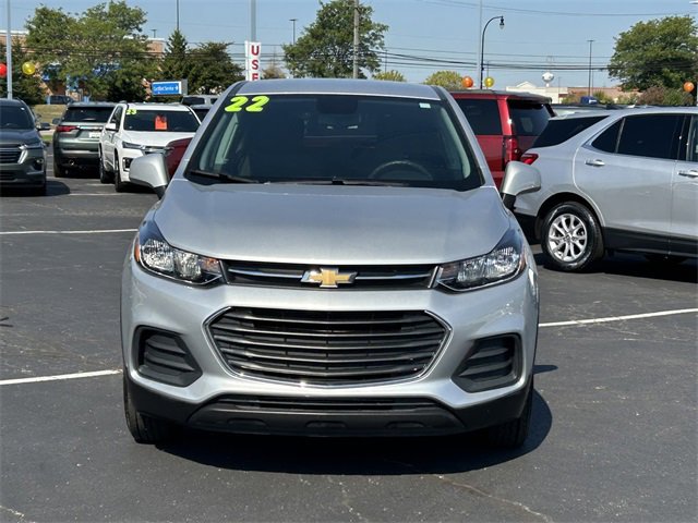 2022 Chevrolet Trax LS photo 2