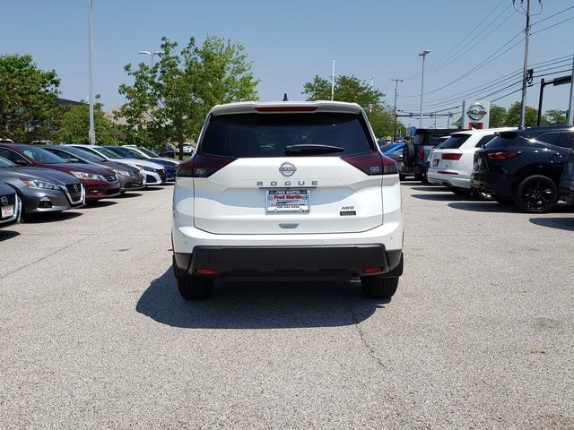 2025 Nissan Rogue S photo 5