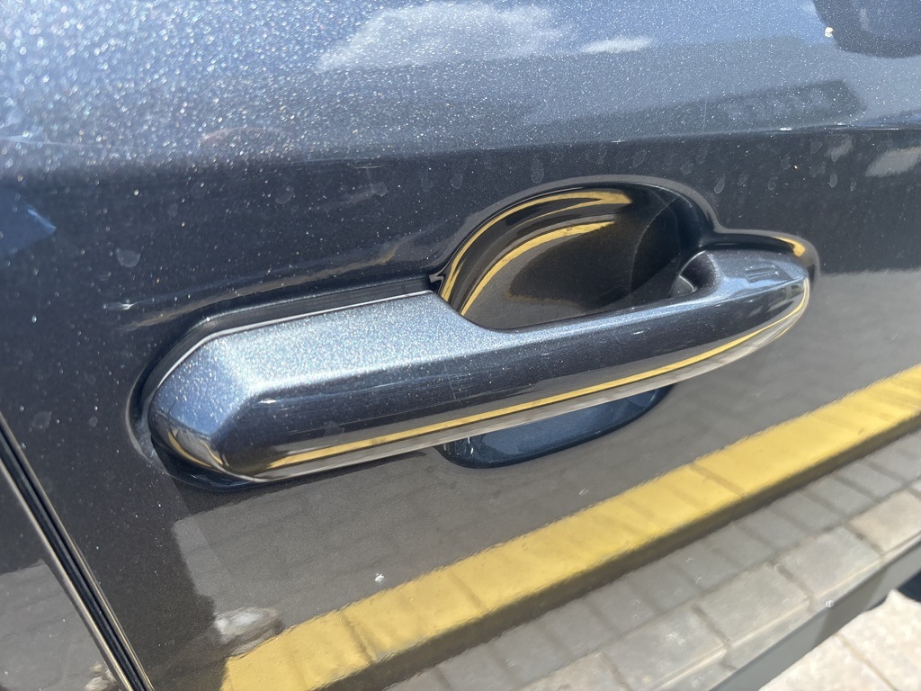 2021 Toyota RAV4 XLE photo 8