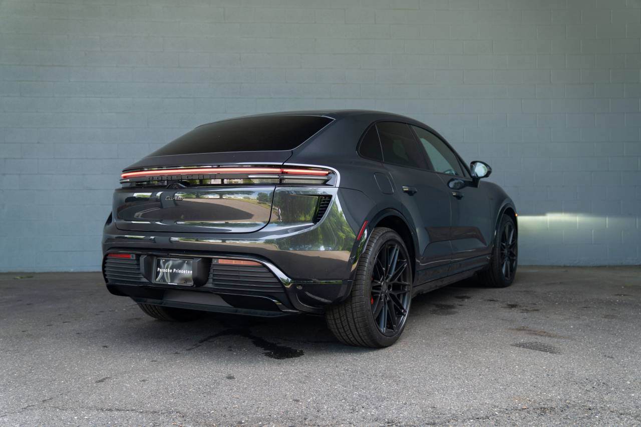 2025 Porsche Macan Turbo Electric photo 16