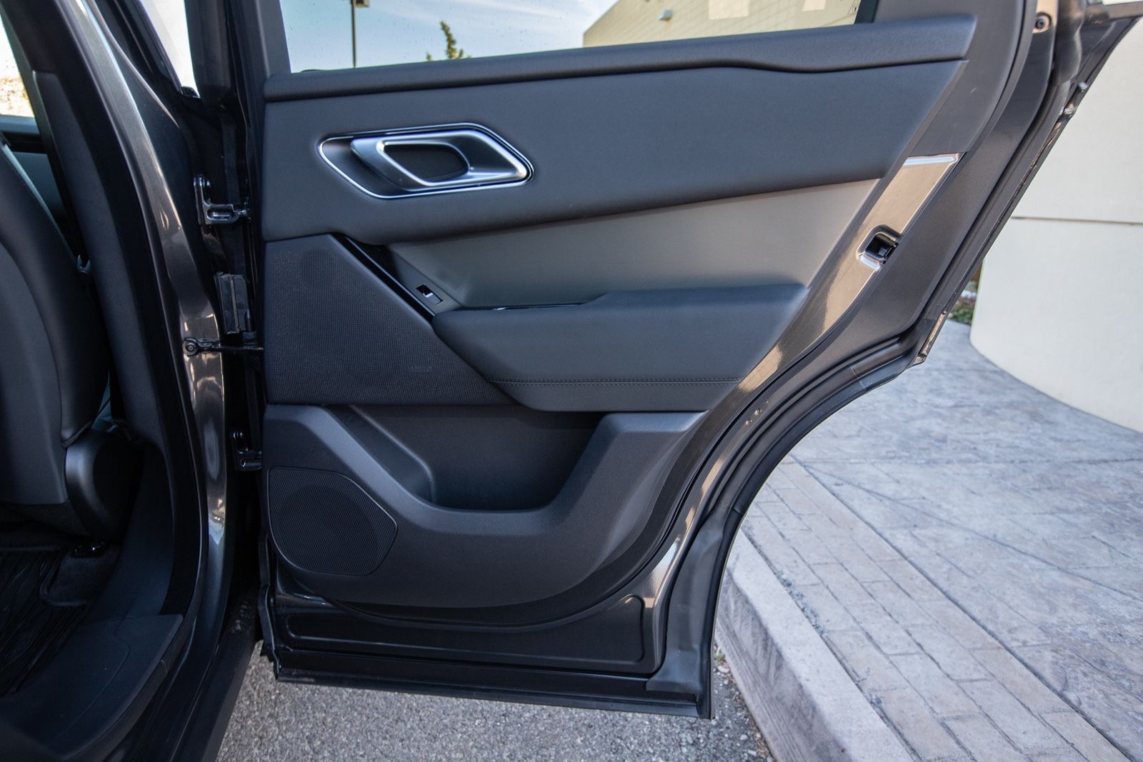 2025 Land Rover Range Rover Velar SE photo 30