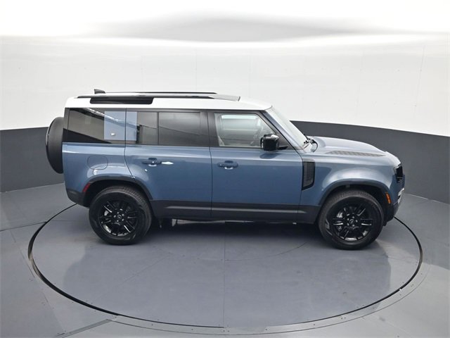 2024 Land Rover Defender 110 S photo 15