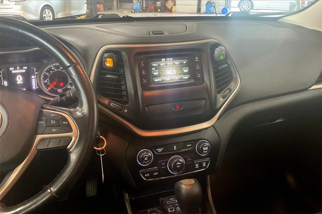 2015 Jeep Cherokee Latitude photo 5