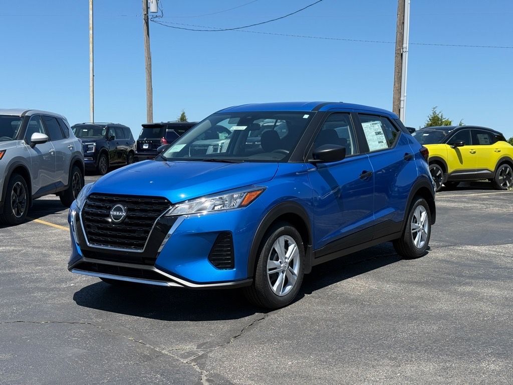 2025 Nissan Kicks Play S photo 2