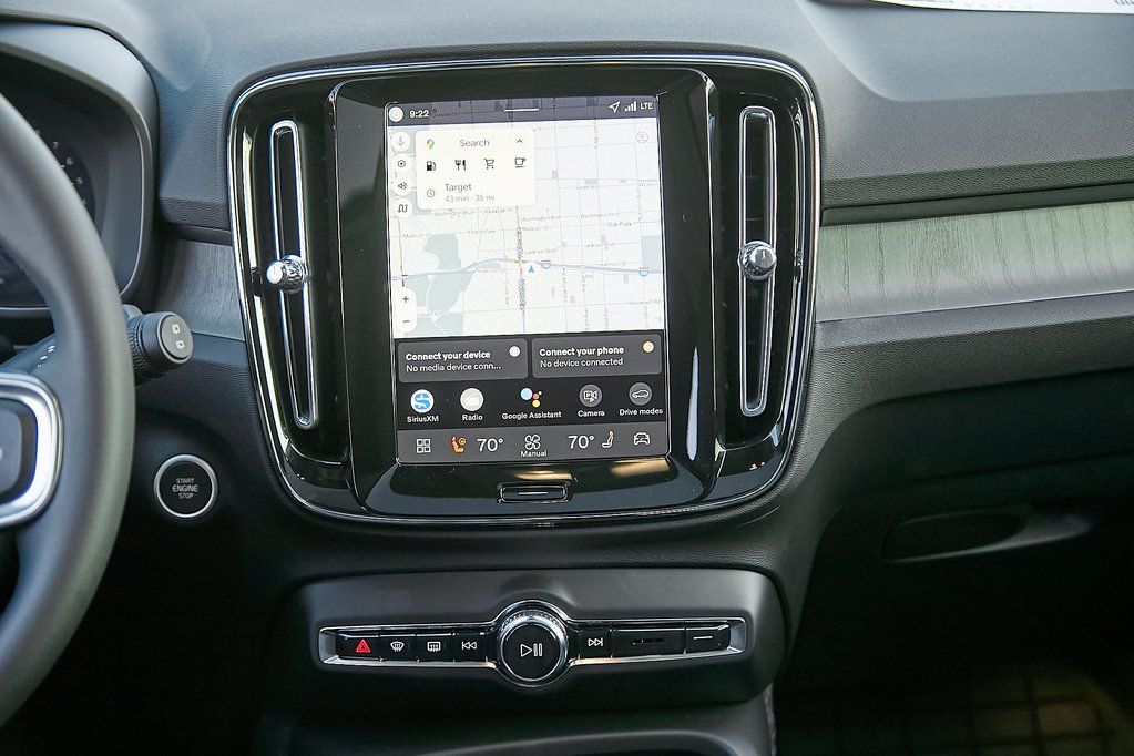 2026 VOLVO XC40 - Image 26