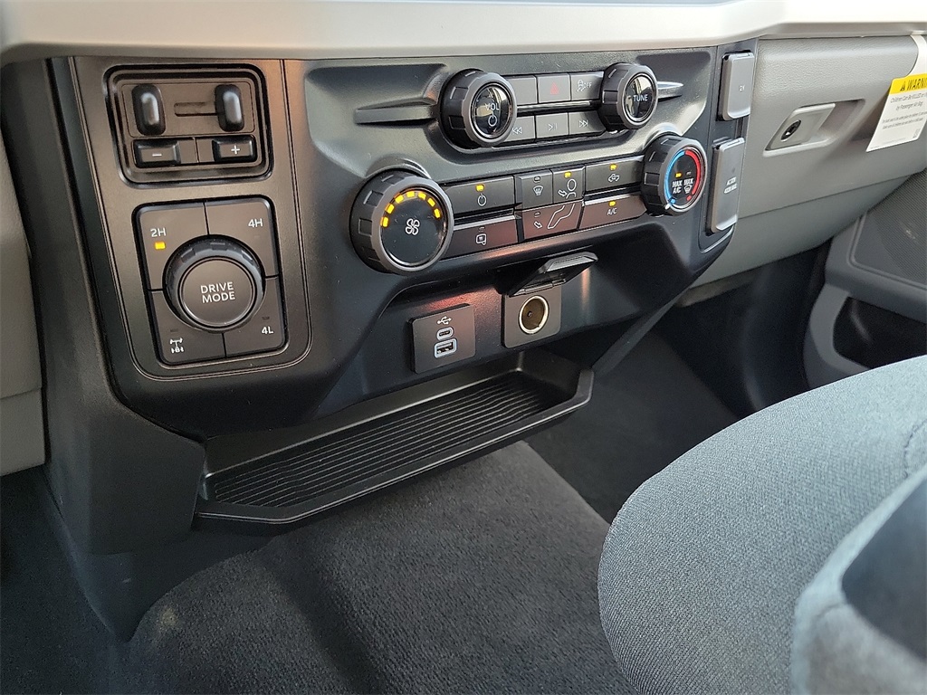 2025 Ford F-250 XLT photo 25