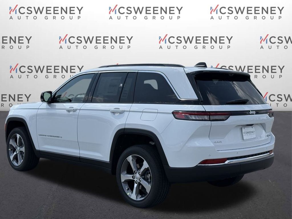 2025 Jeep Grand Cherokee Limited photo 3