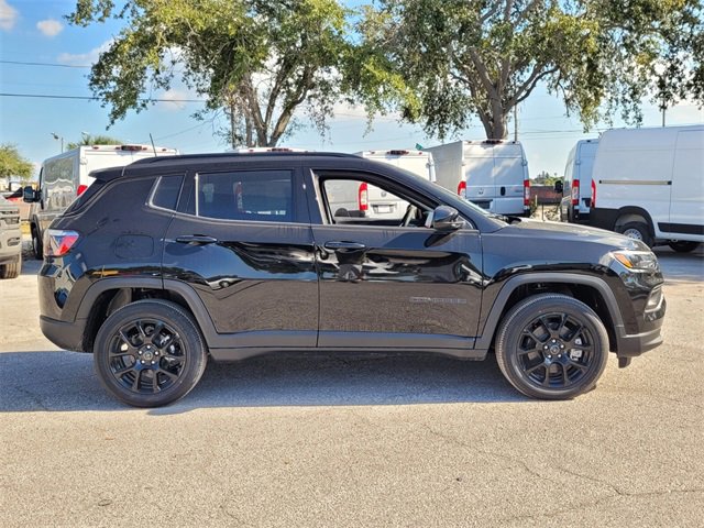 2026 Jeep Compass Latitude Altitude photo 4