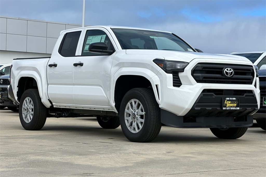 2025 Toyota Tacoma SR Double Cab photo 2