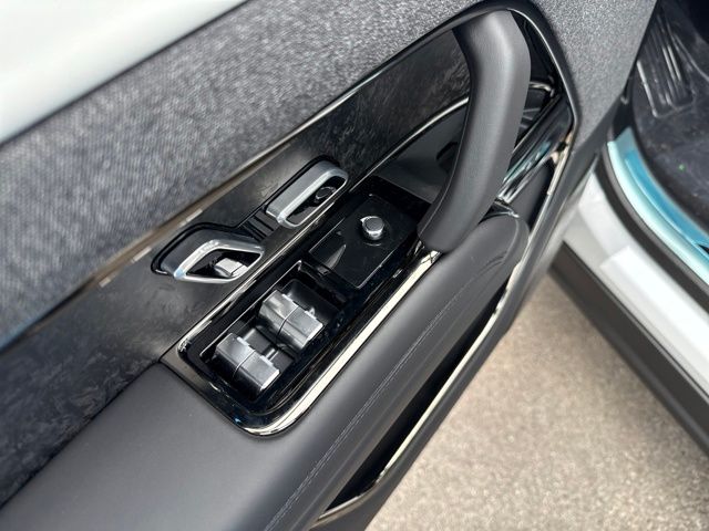 2025 Land Rover Range Rover Sport Autobiography photo 3