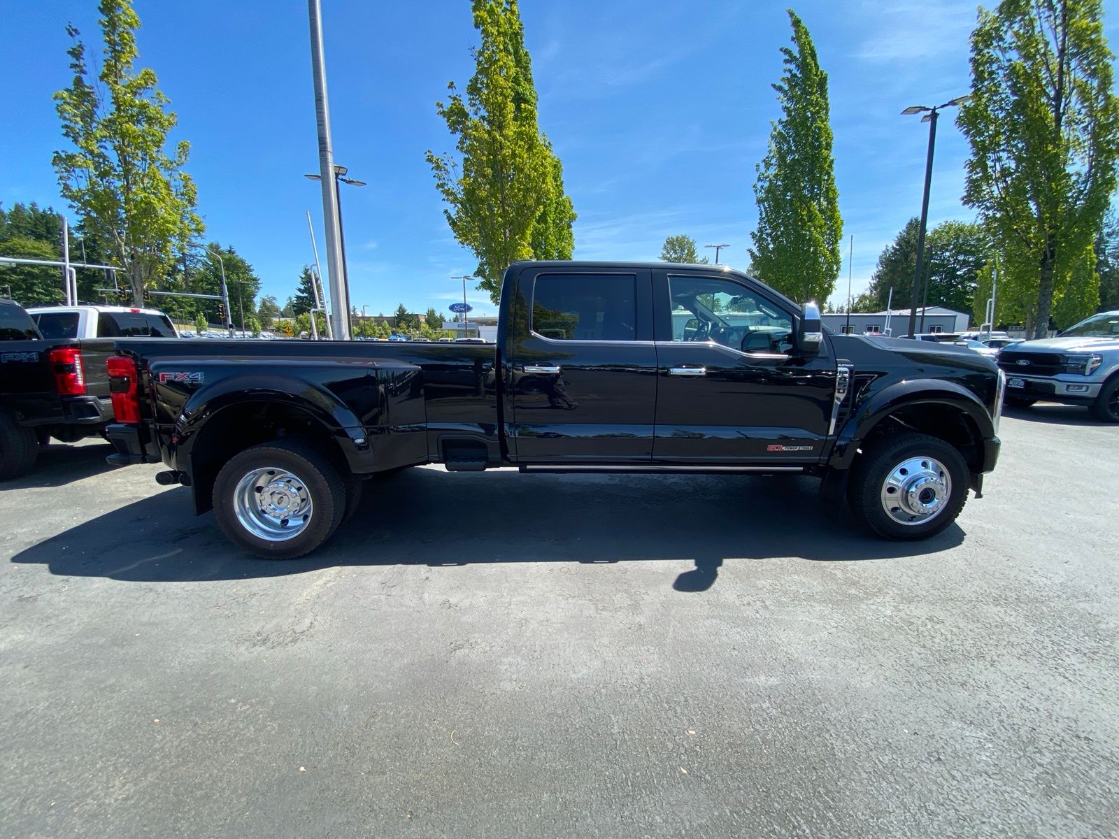 2024 Ford F-450 photo 4