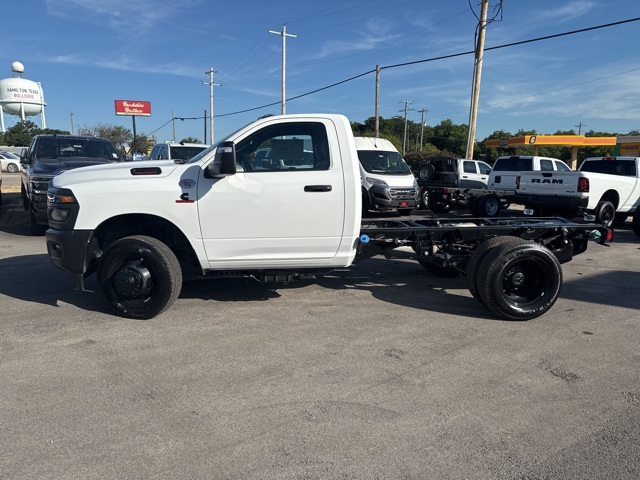 2025 Ram 3500 Tradesman photo 3