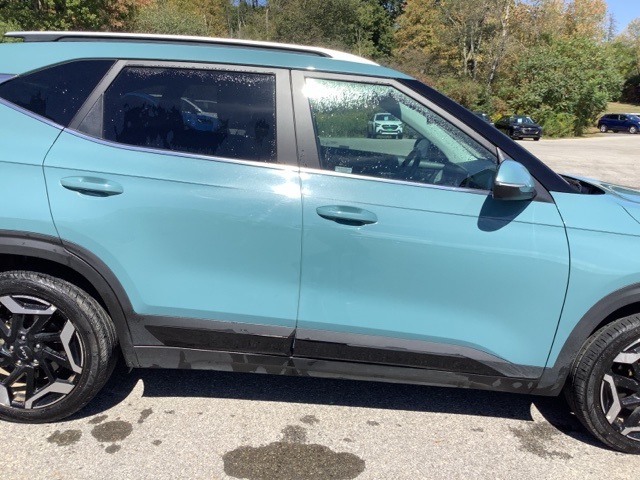 2024 Kia Seltos SX photo 6