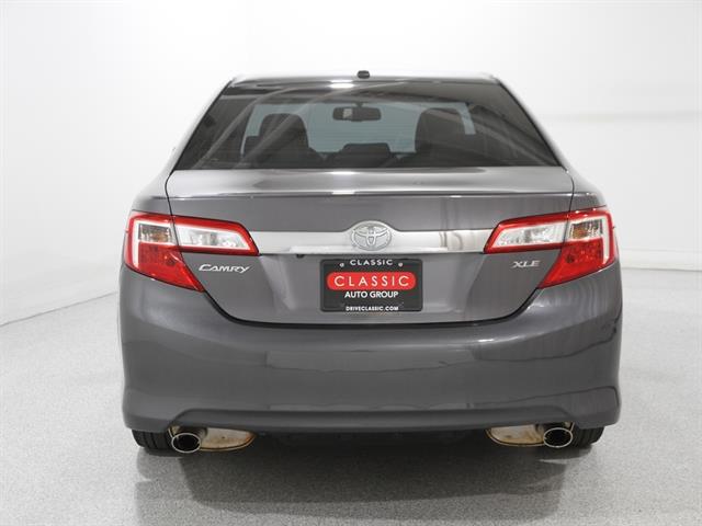 2014 Toyota Camry XLE V6 photo 20