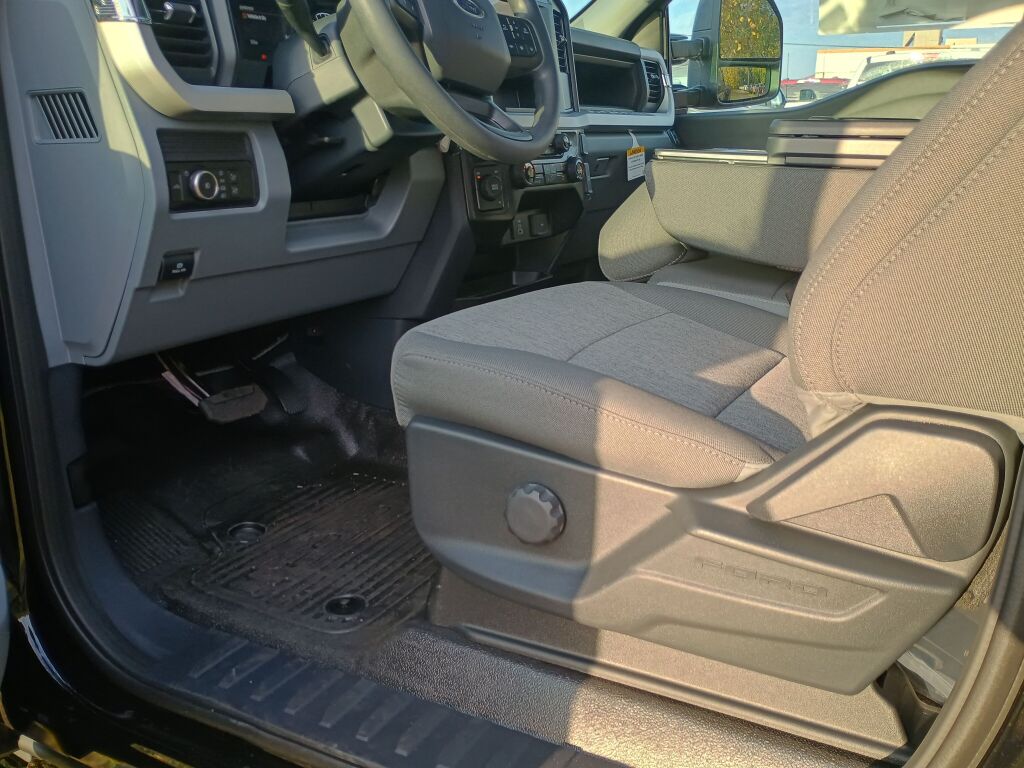 2026 Ford F-450 XL photo 9