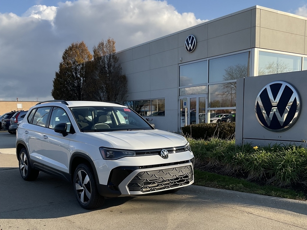 2025 Volkswagen Taos S's photo