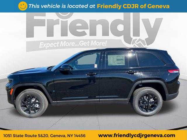 2025 Jeep Grand Cherokee Altitude photo 3