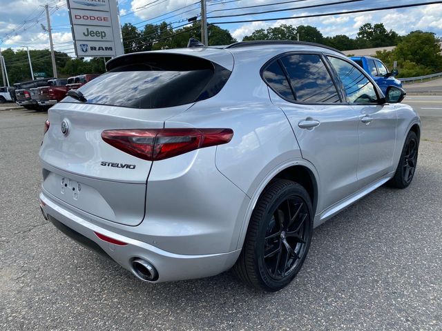 2021 Alfa Romeo Stelvio Ti photo 3