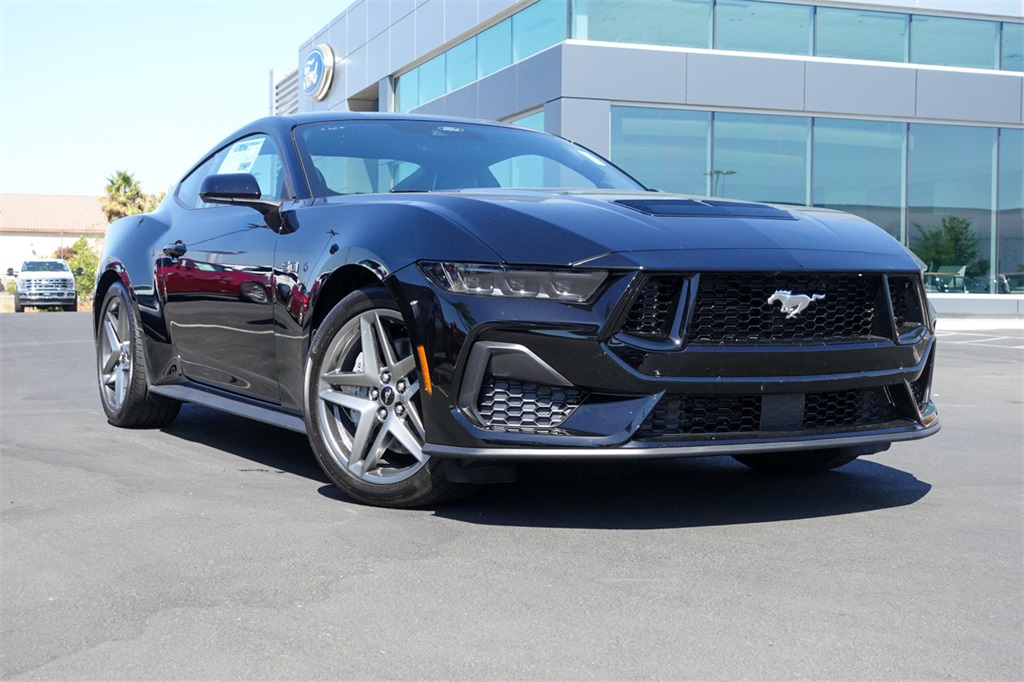 2025 Ford Mustang GT Premium's photo