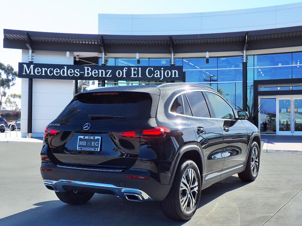 2026 Mercedes Benz GLA 250 photo 2