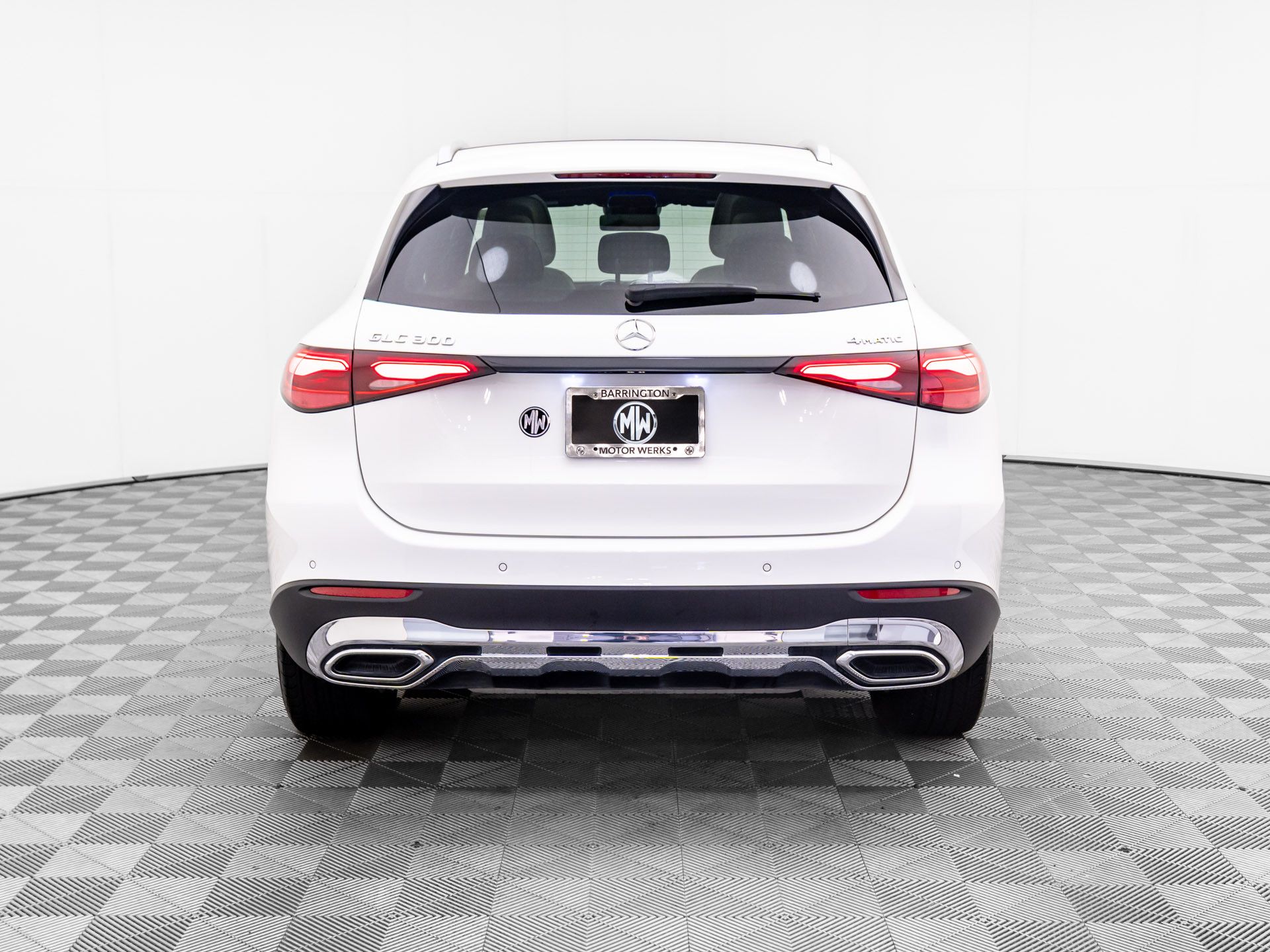 2025 Mercedes Benz GLC 300 4MATIC photo 3