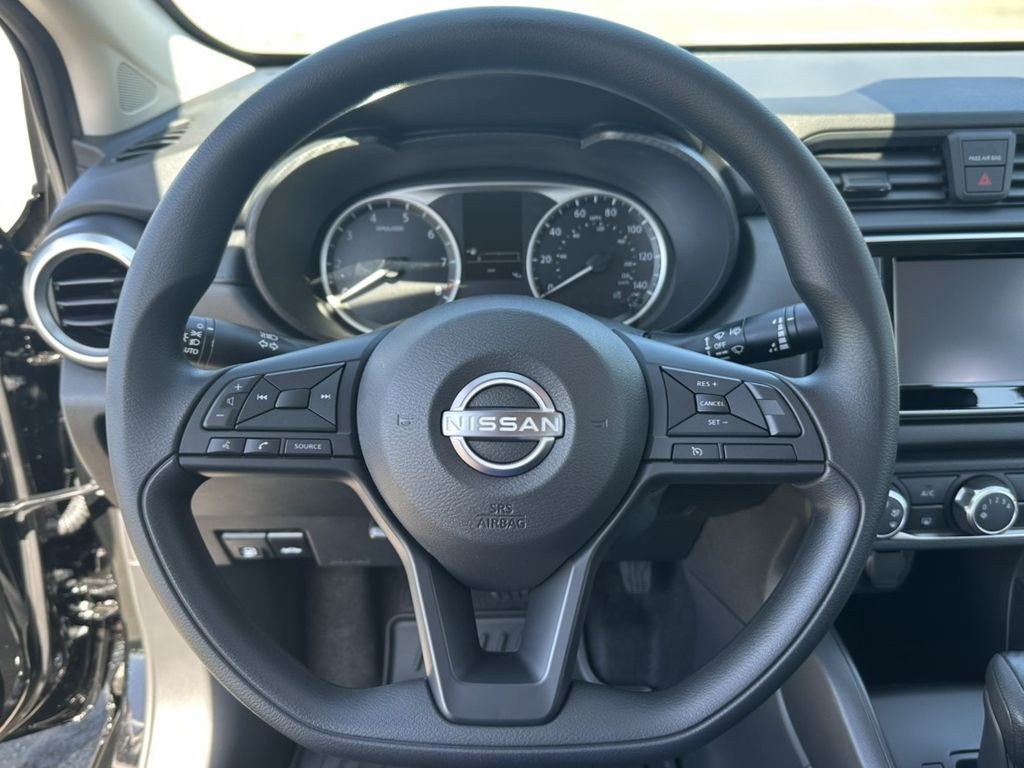 2025 Nissan Versa 1.6 S photo 15