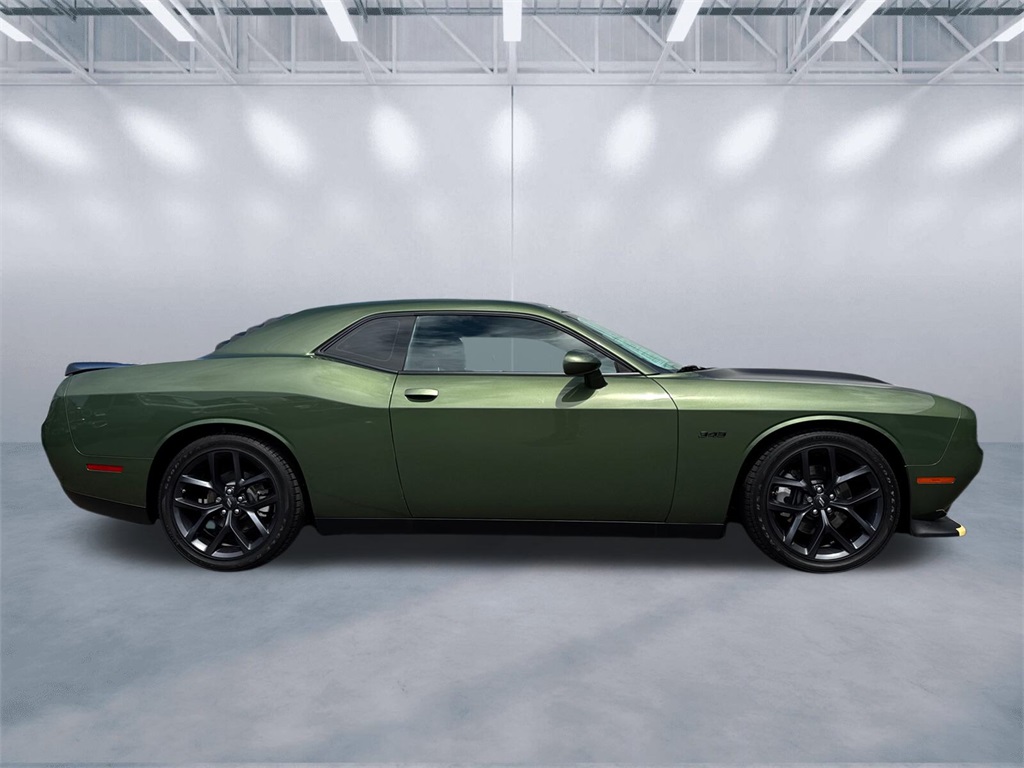 2023 Dodge Challenger R/T photo 3