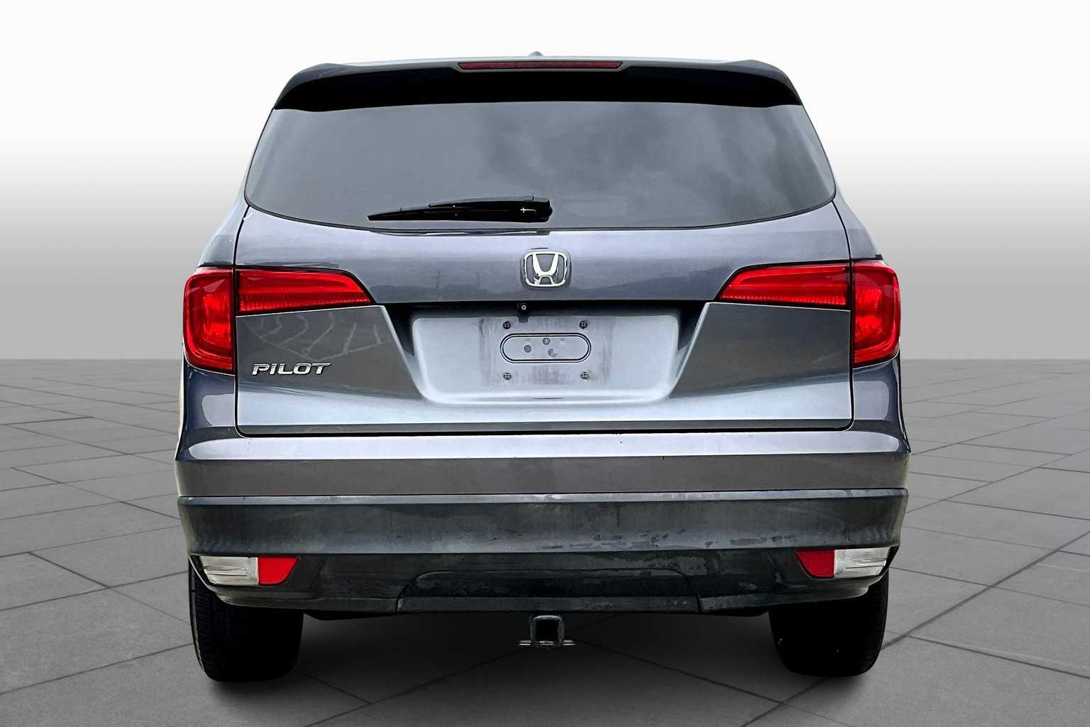 2017 Honda Pilot EX photo 4
