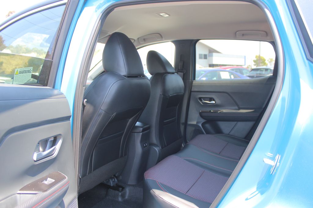 2025 Nissan Kicks SR photo 13
