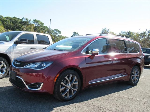 2018 Chrysler Pacifica Limited photo 2