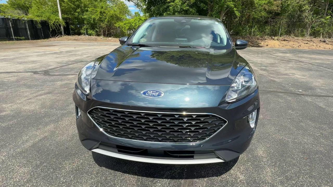 2022 Ford Escape SEL photo 3