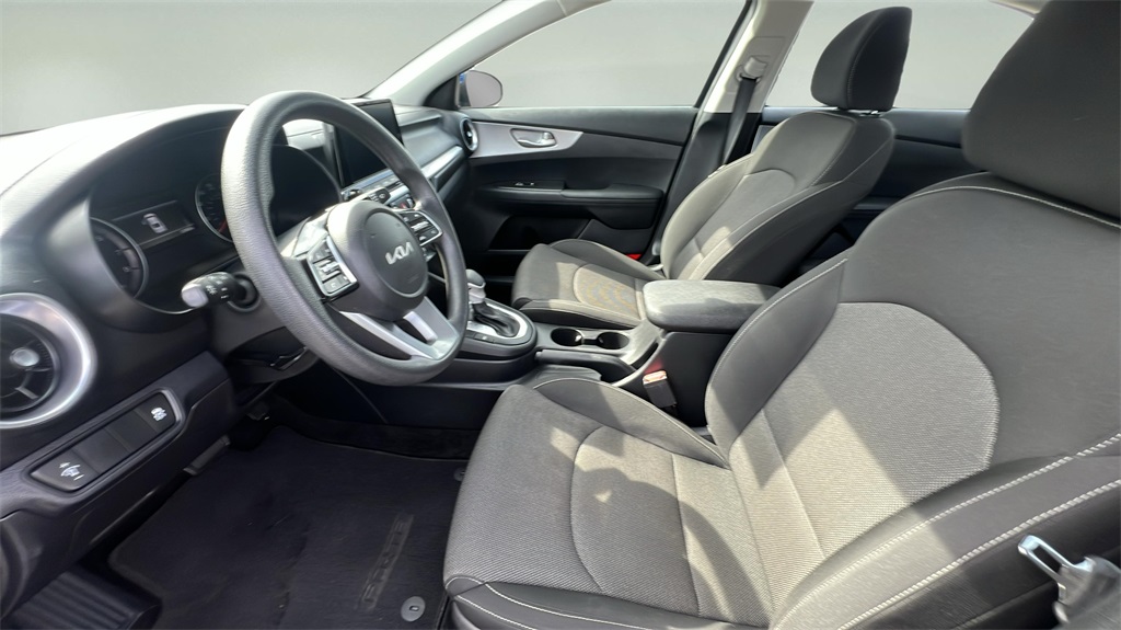 2022 Kia Forte LXS photo 9