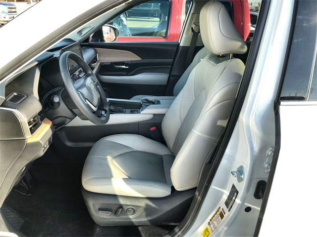 2025 Toyota Grand Highlander Limited photo 3