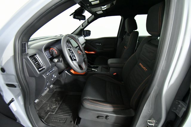 2023 Nissan Frontier PRO-4X photo 3