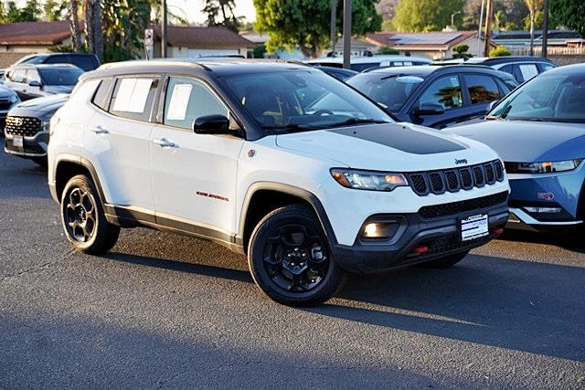 Used 2023 White Jeep Trailhawk image 2