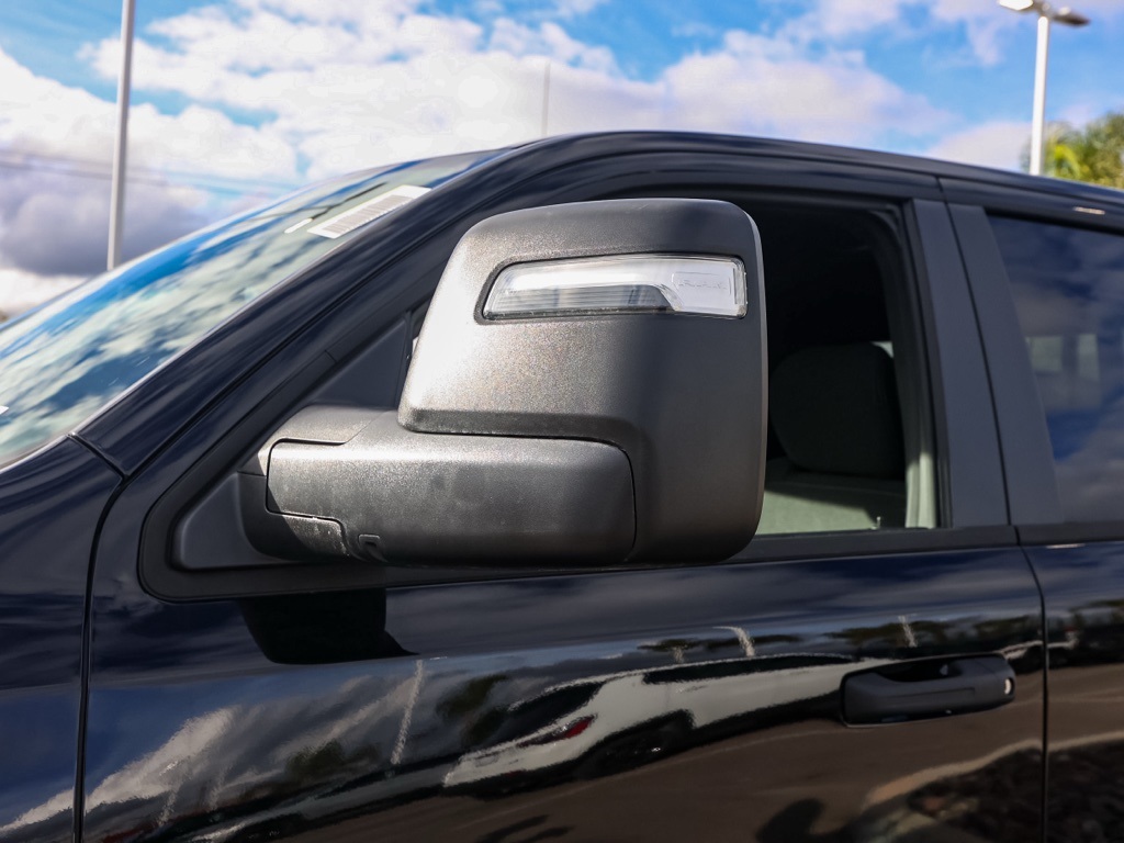 New 2026 Diamond Black Crystal Pearl-Coat Exterior Paint RAM Big Horn/Lone Star image 11