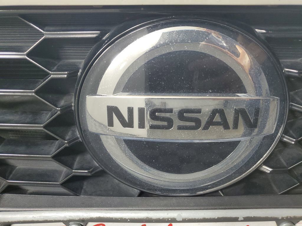 Used 2021 White Nissan 2.5 SR image 10