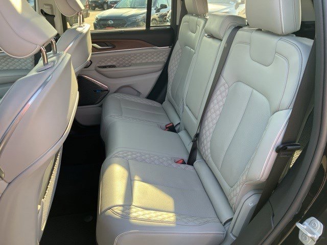 2022 Jeep Grand Cherokee Summit photo 25