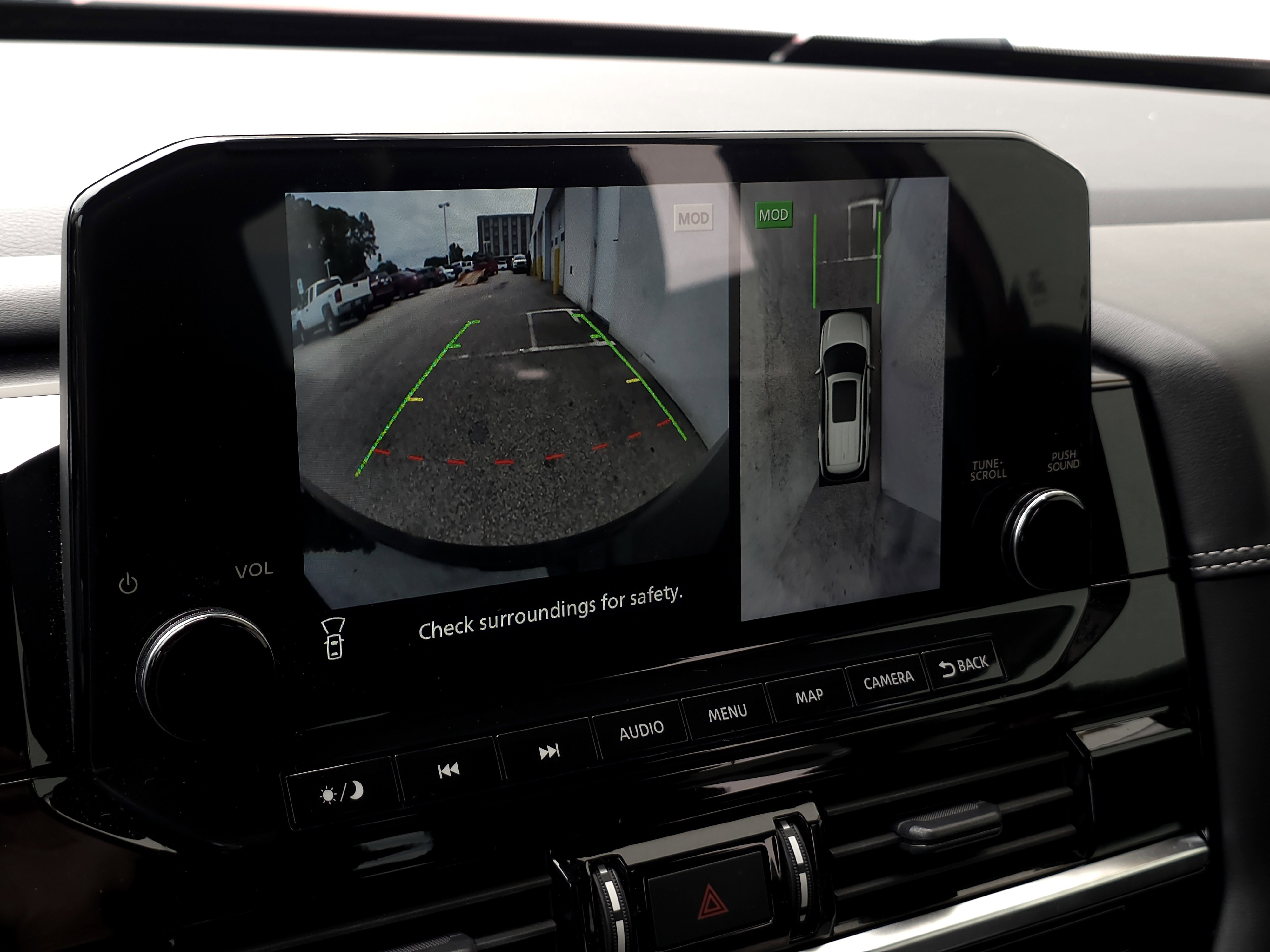2023 Nissan Pathfinder Platinum photo 16