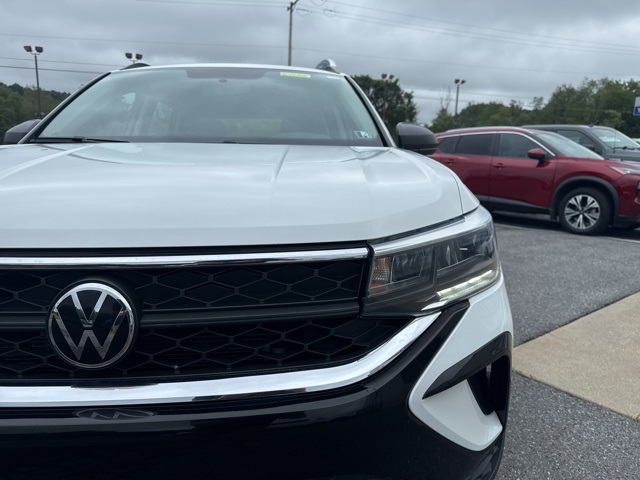 2022 Volkswagen Taos S photo 9