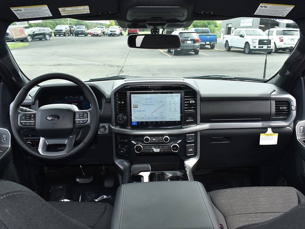2025 Ford F-150 XLT photo 3