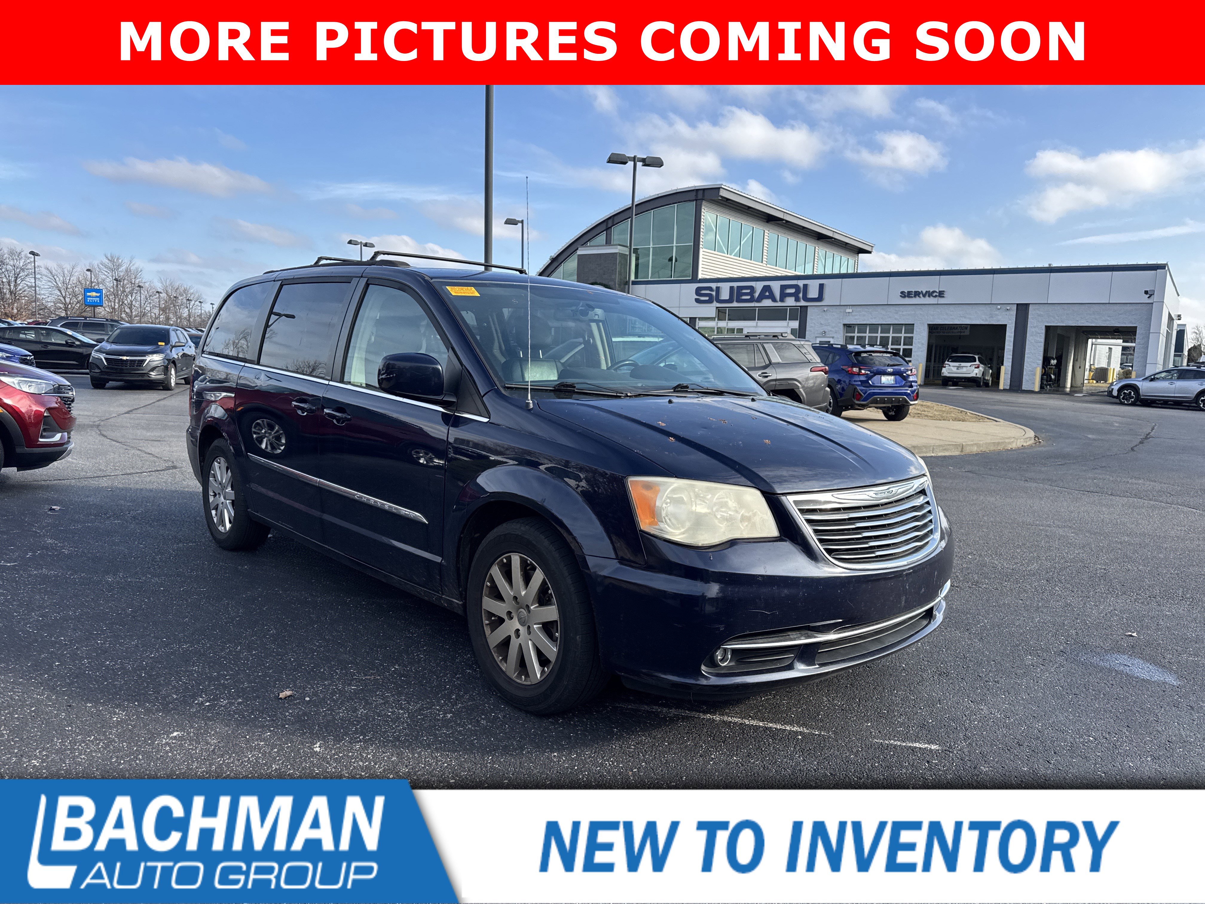 2014 Chrysler Town & Country Touring's photo