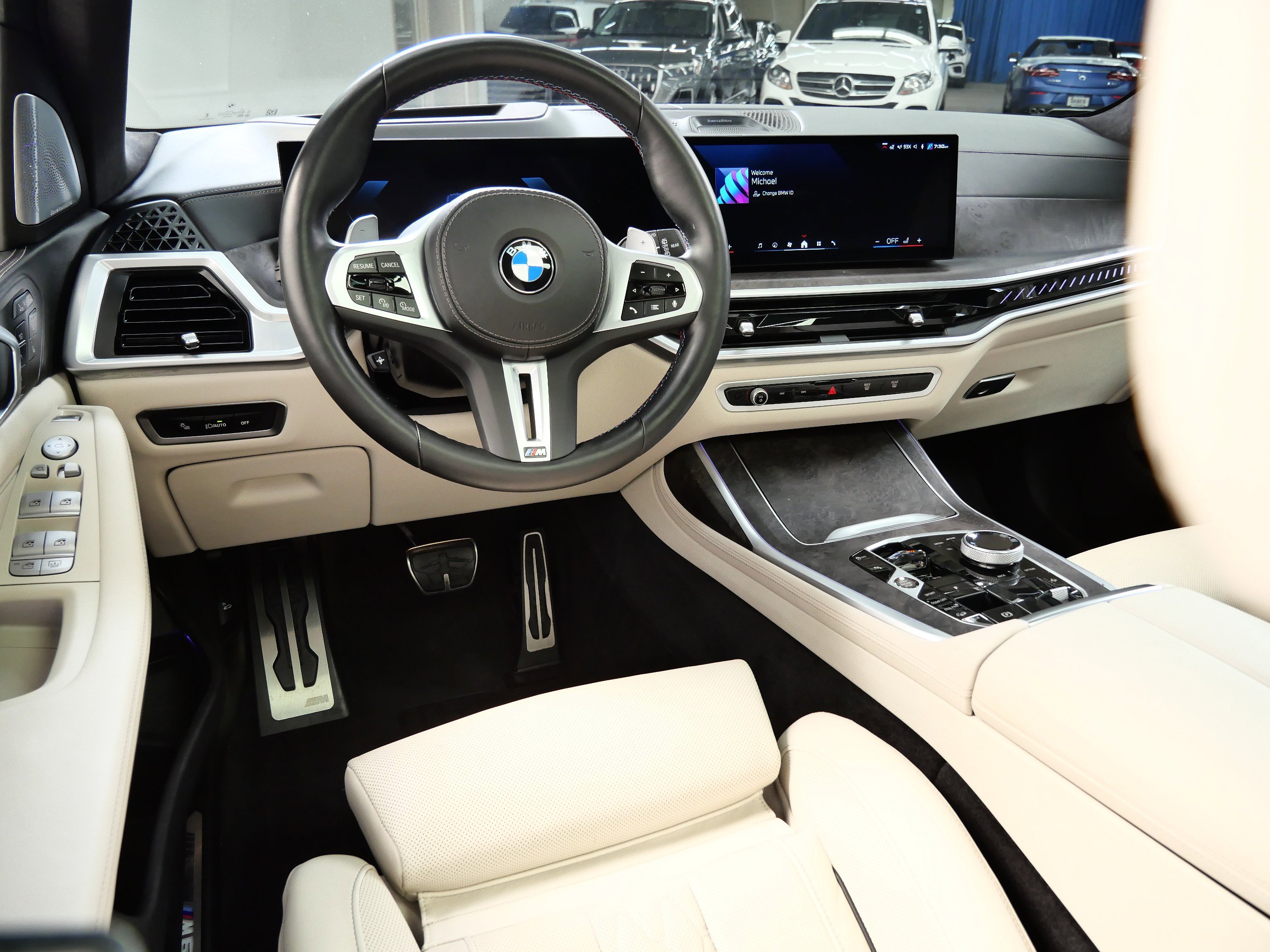 Used 2024 BMW X7 M60i with VIN 5UX33EM00R9U70435 for sale in Minnetonka, Minnesota