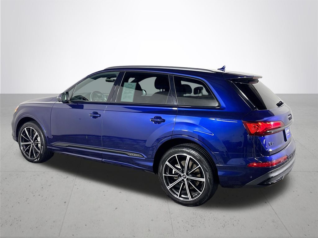 2022 Audi Q7 55 Premium Plus photo 8