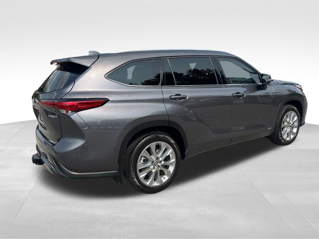 2022 Toyota Highlander Hybrid Limited photo 4