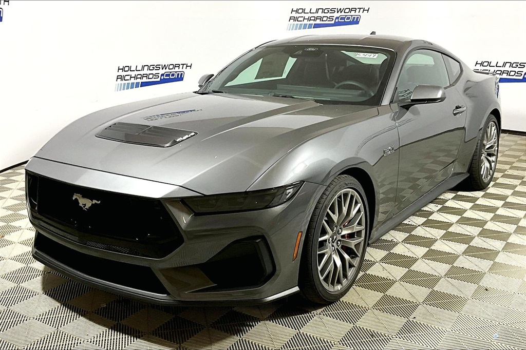 2025 Ford Mustang GT Premium's photo