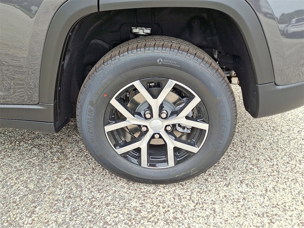 2025 Jeep Grand Cherokee Limited photo 4